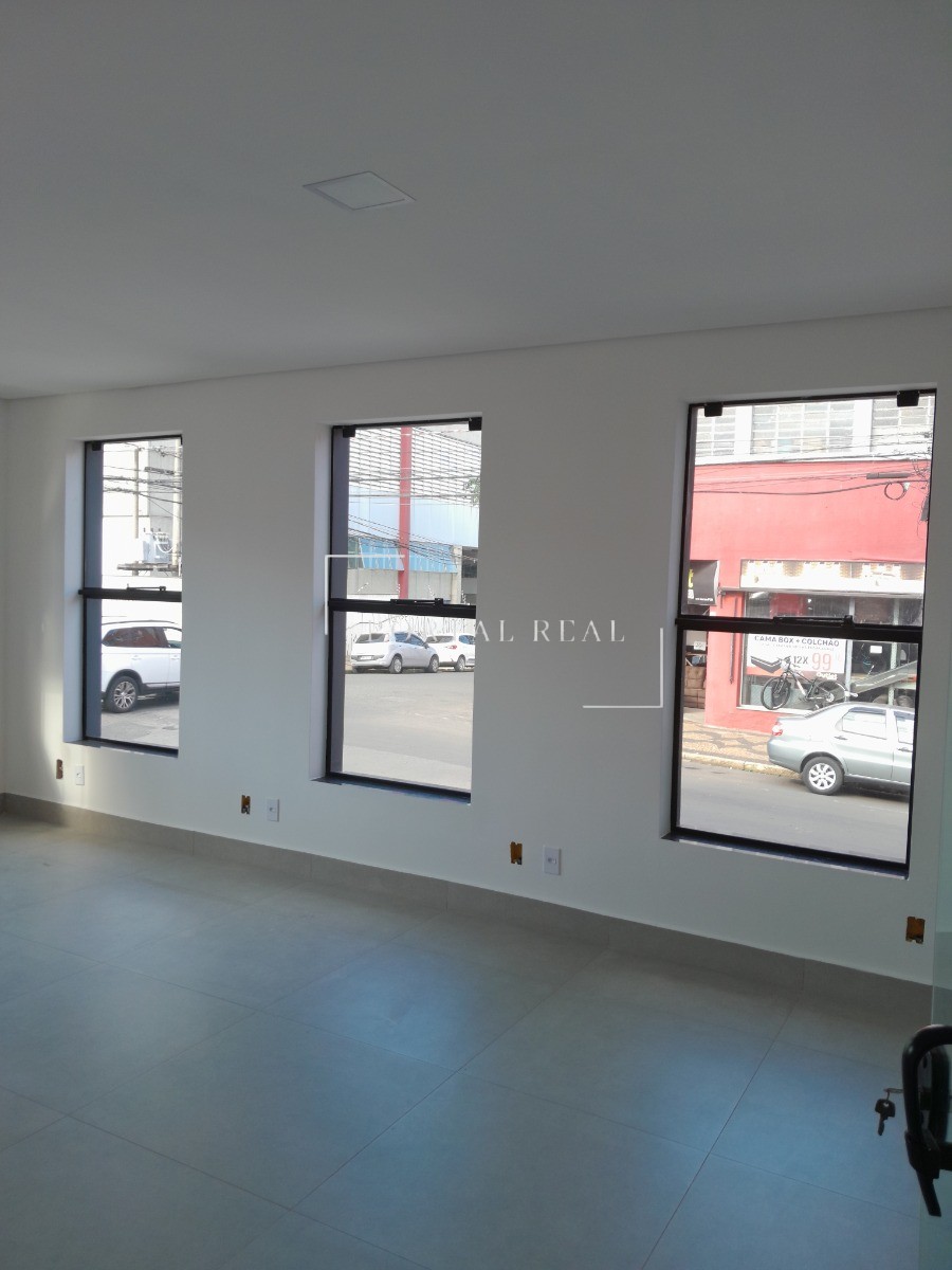 Conjunto Comercial-Sala à venda e aluguel com 6 quartos, 200m² - Foto 1