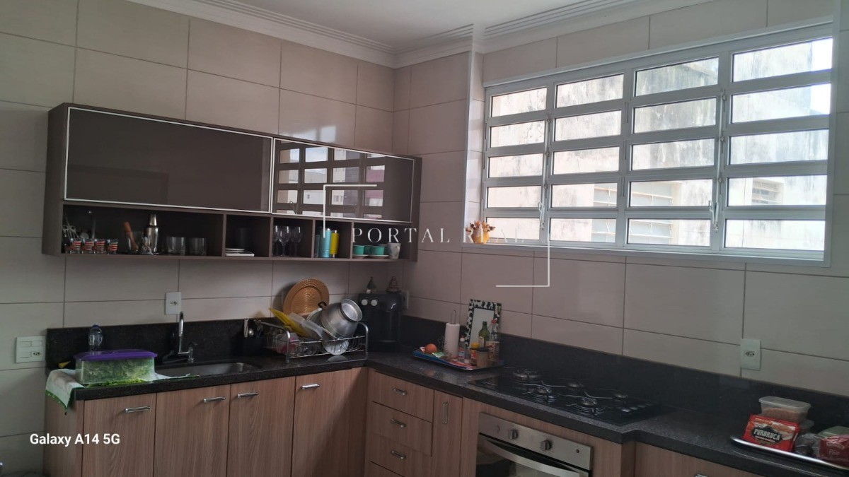 Apartamento à venda com 3 quartos, 130m² - Foto 2