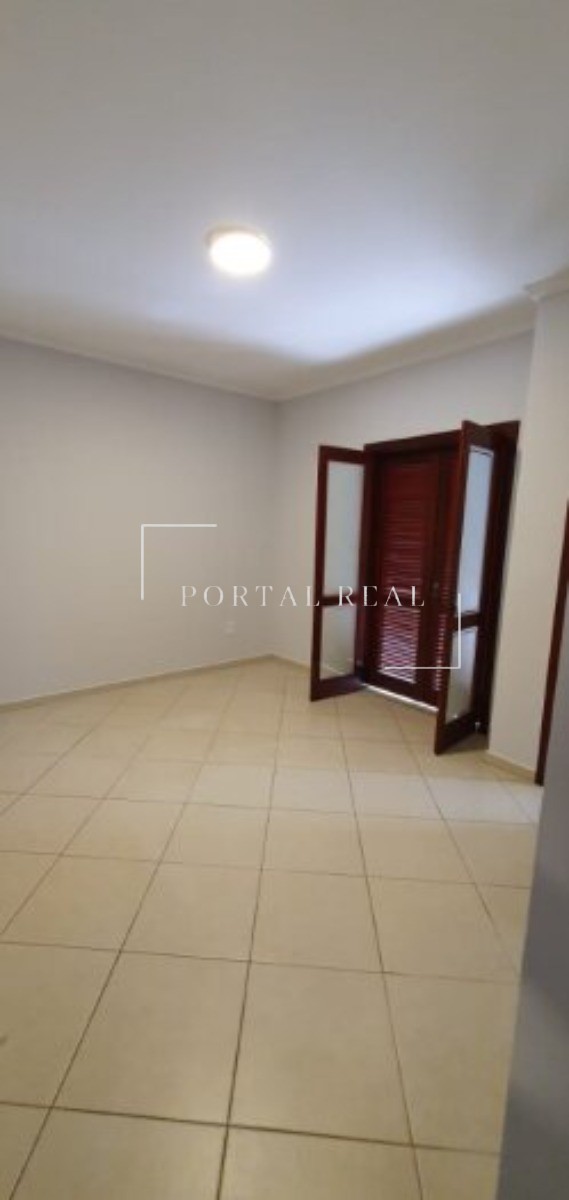 Casa para alugar com 3 quartos, 248m² - Foto 5