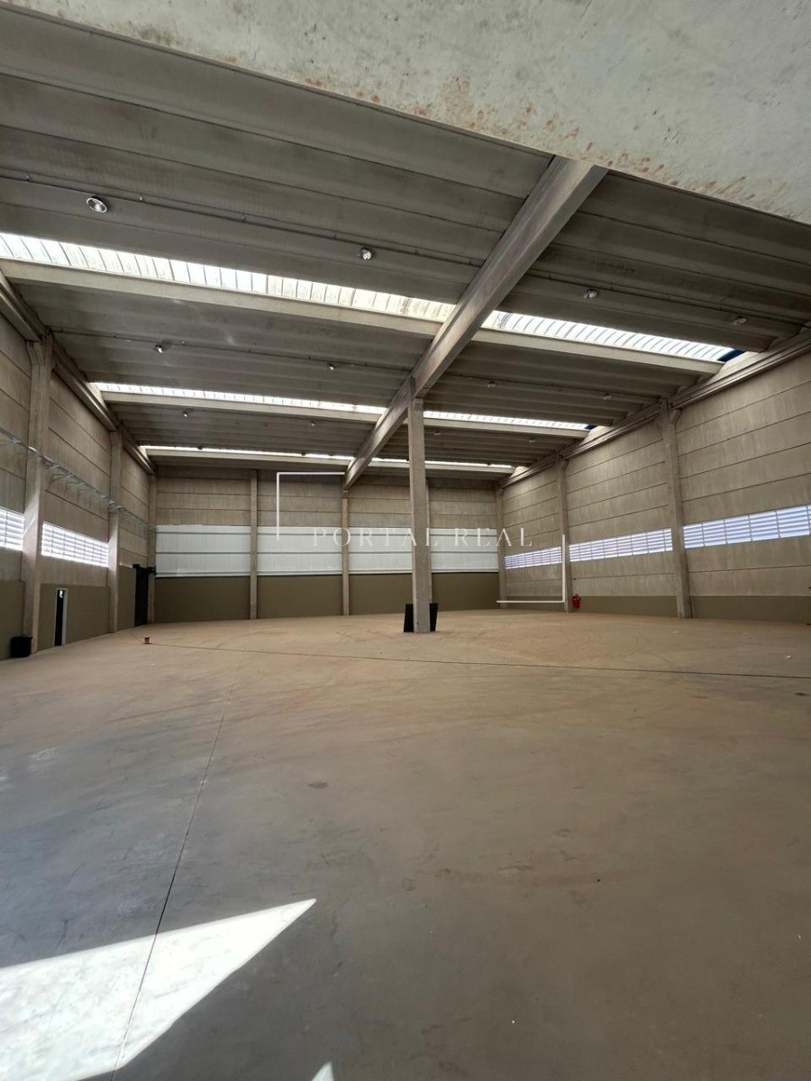 Depósito-Galpão, 2200 m² - Foto 1