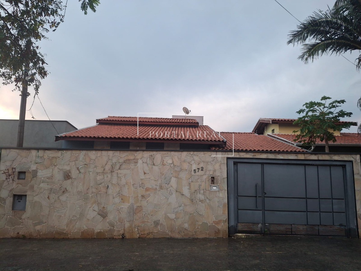 Casa, 3 quartos, 322 m² - Foto 1