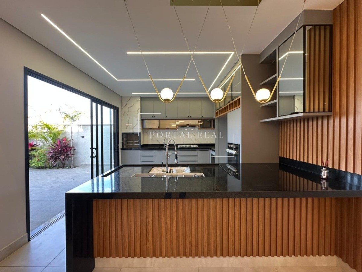 Casa, 3 quartos, 198 m² - Foto 4
