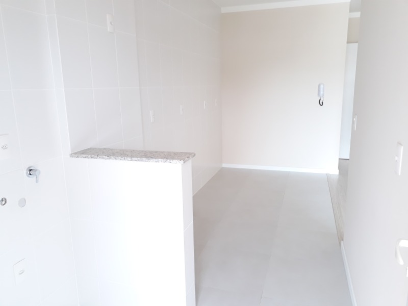 Apartamento à venda com 2 quartos, 70m² - Foto 7