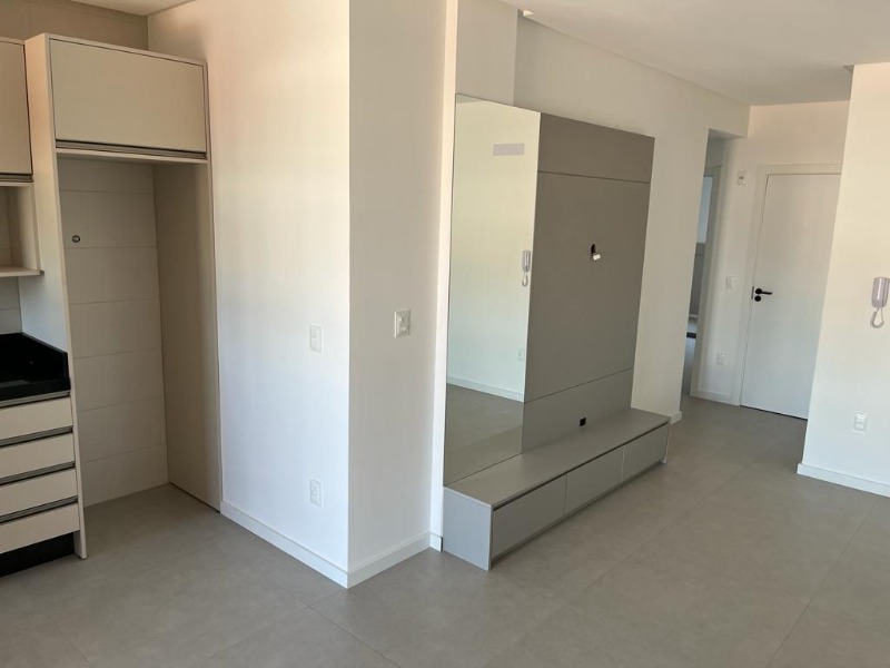 Apartamento à venda com 2 quartos, 86m² - Foto 1