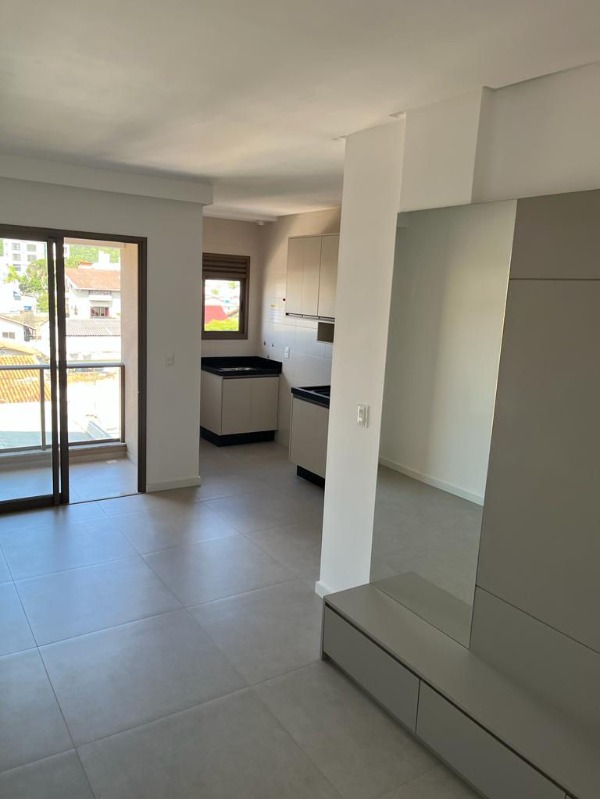 Apartamento à venda com 2 quartos, 86m² - Foto 2