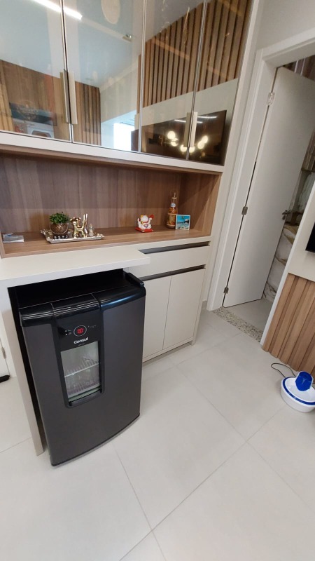 Apartamento à venda com 2 quartos, 75m² - Foto 19