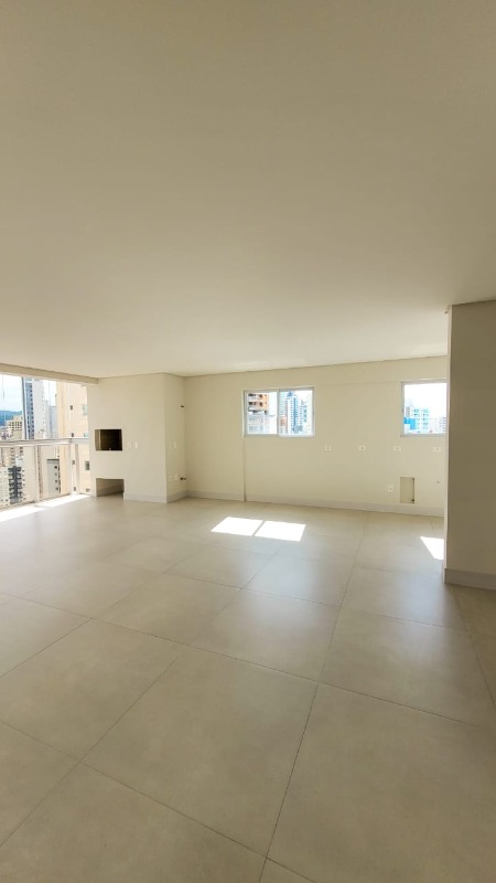 Apartamento à venda com 3 quartos, 139m² - Foto 7