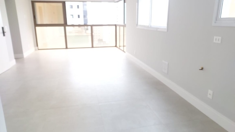 Apartamento à venda com 3 quartos, 118m² - Foto 19