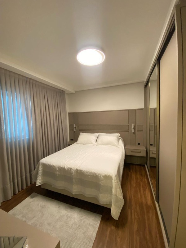 Apartamento à venda com 3 quartos, 206m² - Foto 14