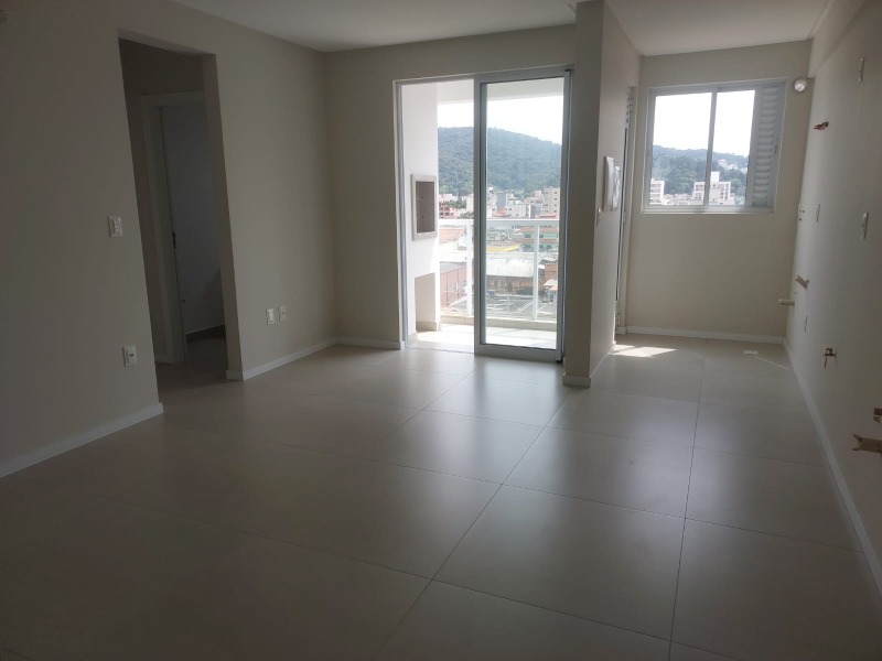 Apartamento à venda com 2 quartos, 58m² - Foto 2