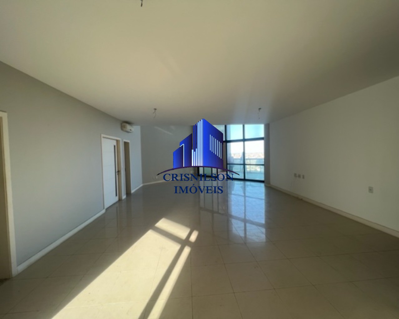 Apartamento à venda com 4 quartos, 280m² - Foto 1