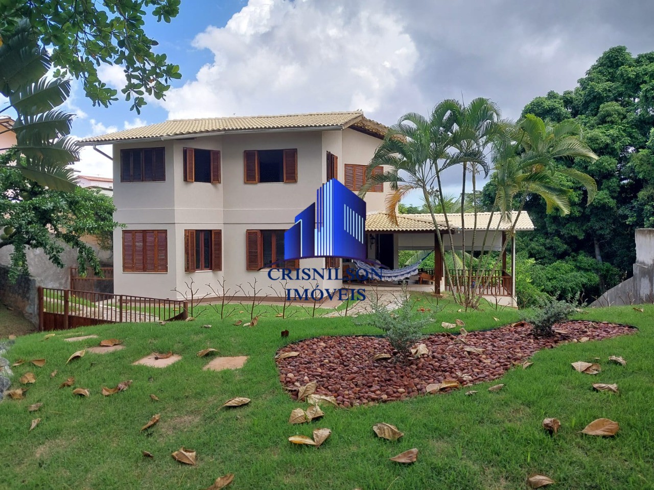 Casa de Condomínio à venda com 5 quartos, 328m² - Foto 1