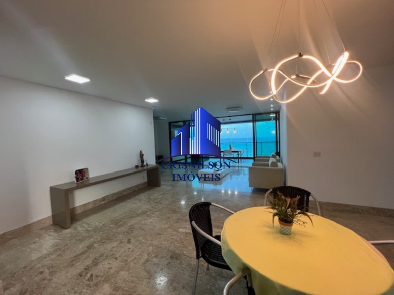 Apartamento à venda com 4 quartos, 242m² - Foto 3