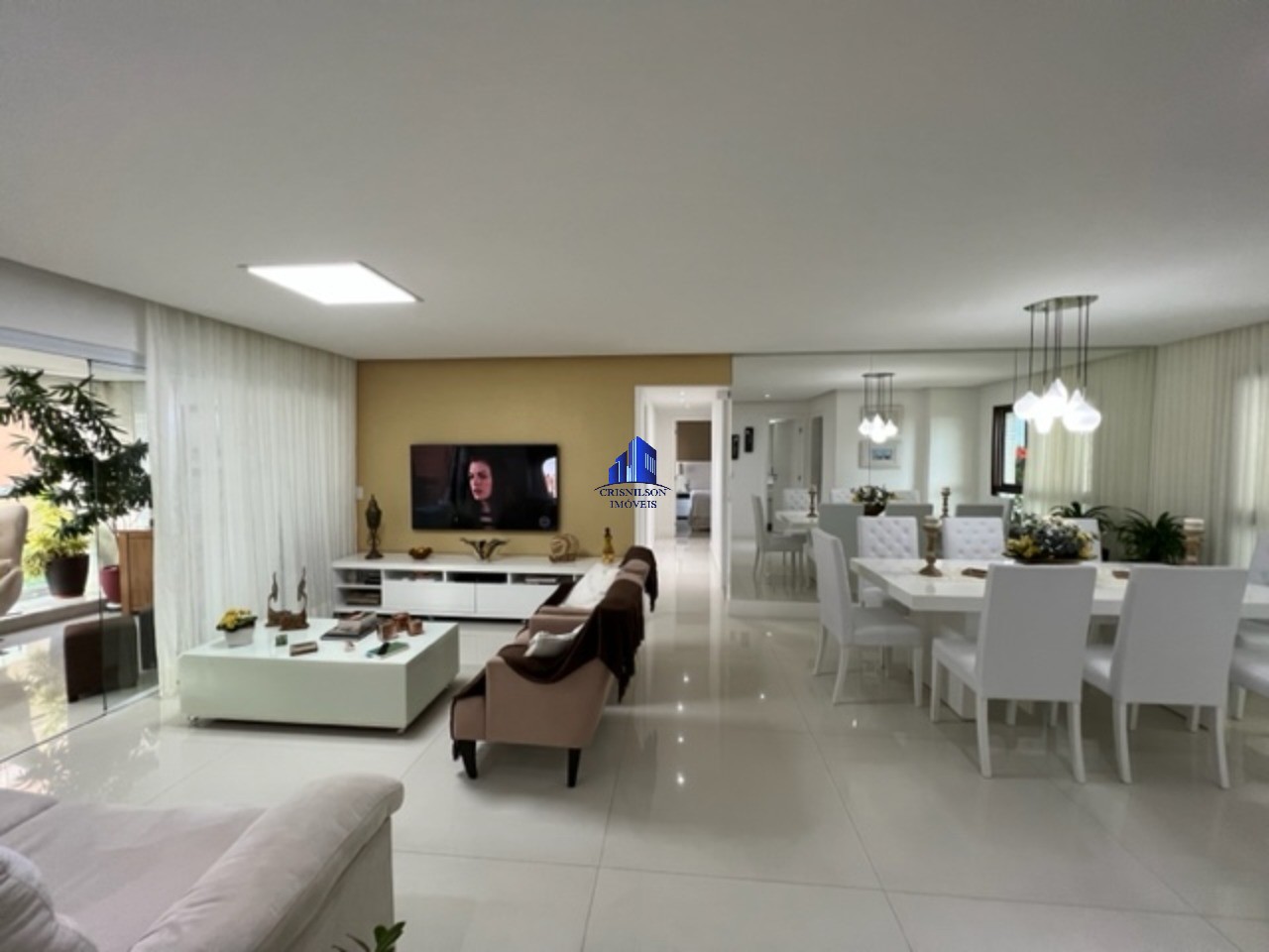 Apartamento à venda com 3 quartos, 151m² - Foto 2