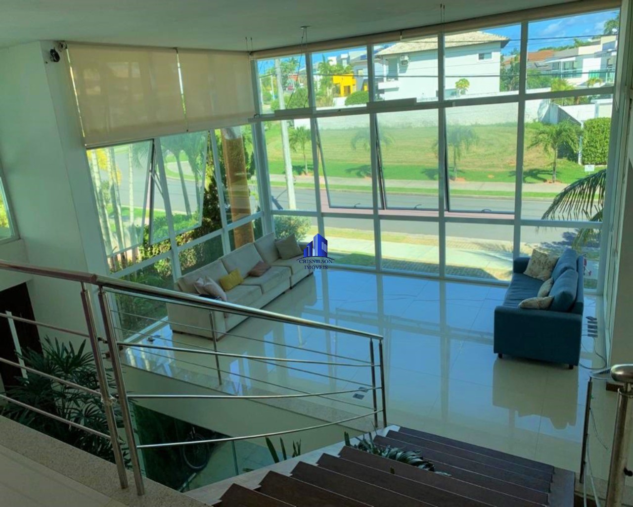 Casa de Condomínio à venda com 4 quartos, 360m² - Foto 1