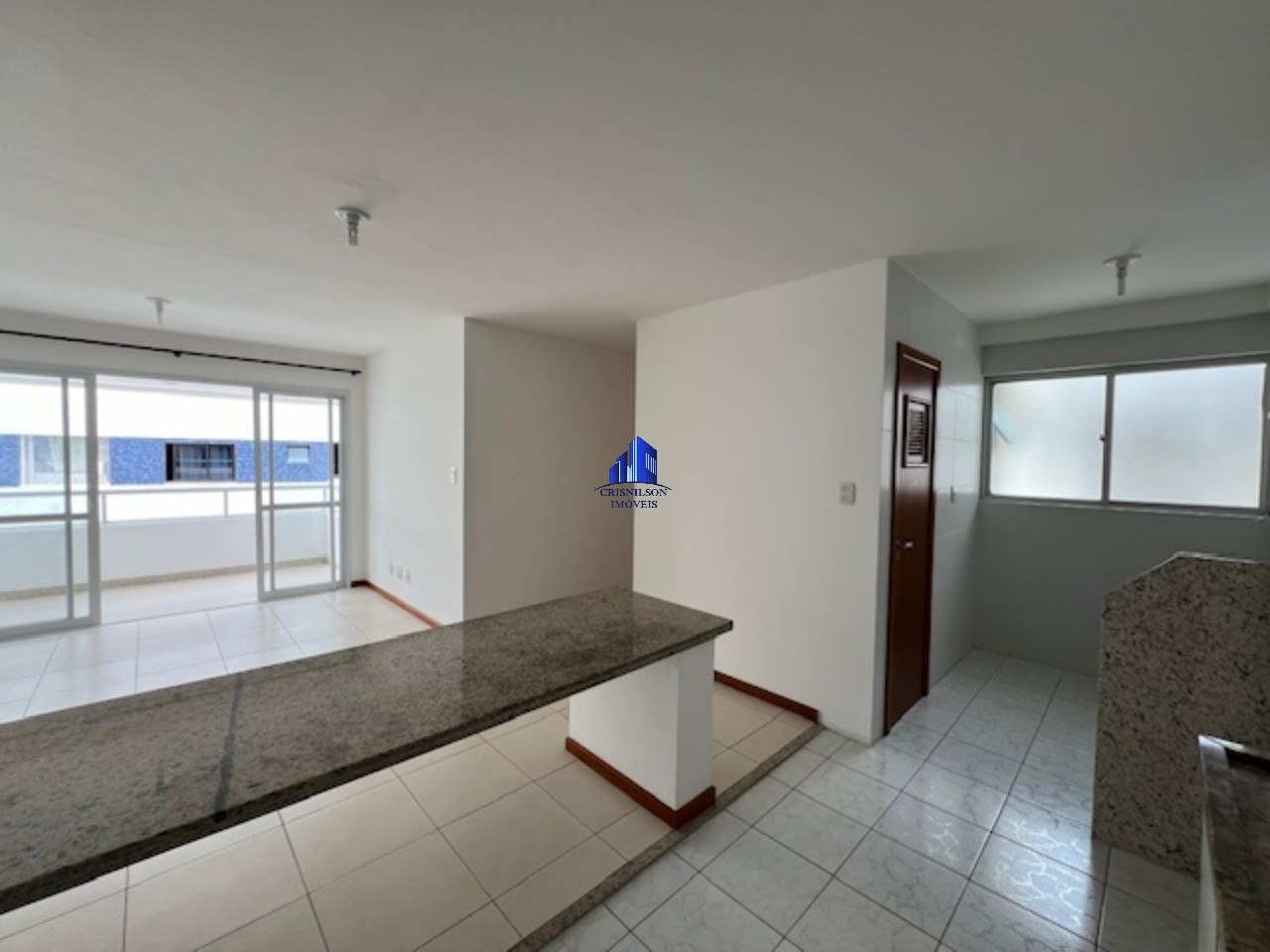 Apartamento à venda com 2 quartos, 76m² - Foto 1