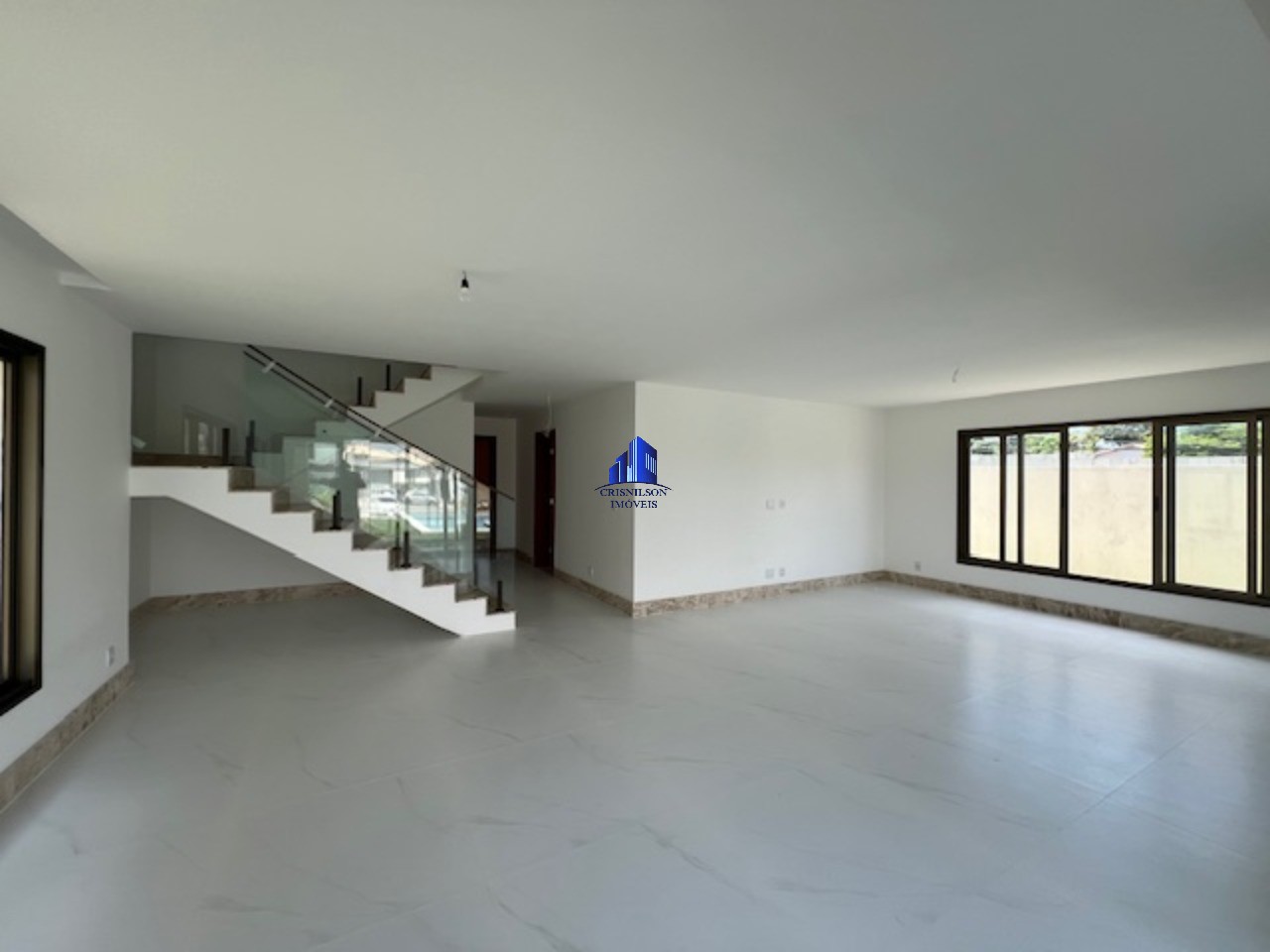 Casa de Condomínio à venda com 4 quartos, 206m² - Foto 4