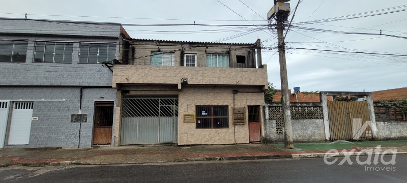 Casa em Balneário de Carapebus, 3 quartos, hall, sala espaçosa, 2 banheiros, cozinha grande, varanda. Excelente casa Balneário de Carapebus, com 3 qua