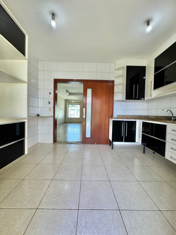 Casa à venda com 3 quartos, 162m² - Foto 8