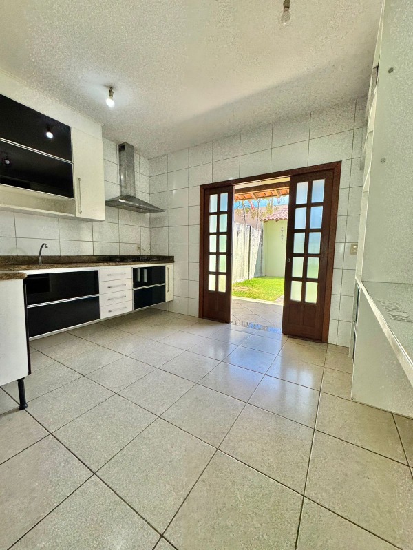 Casa à venda com 3 quartos, 162m² - Foto 5