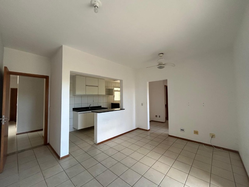 Apartamento à venda com 2 quartos, 66m² - Foto 4