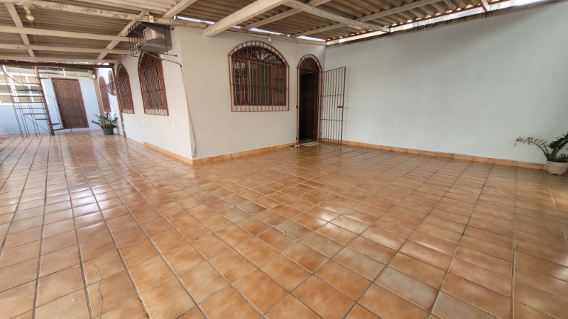 Casa, 1 quarto, 300 m² - Foto 1