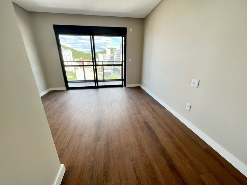 Apartamento à venda com 3 quartos, 181m² - Foto 7