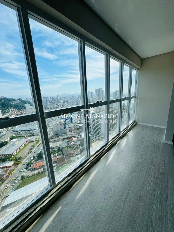 Apartamento à venda com 2 quartos, 79m² - Foto 18