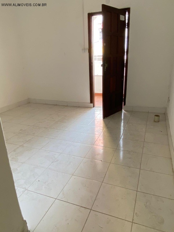 Casa, 10 quartos, 240 m² - Foto 2