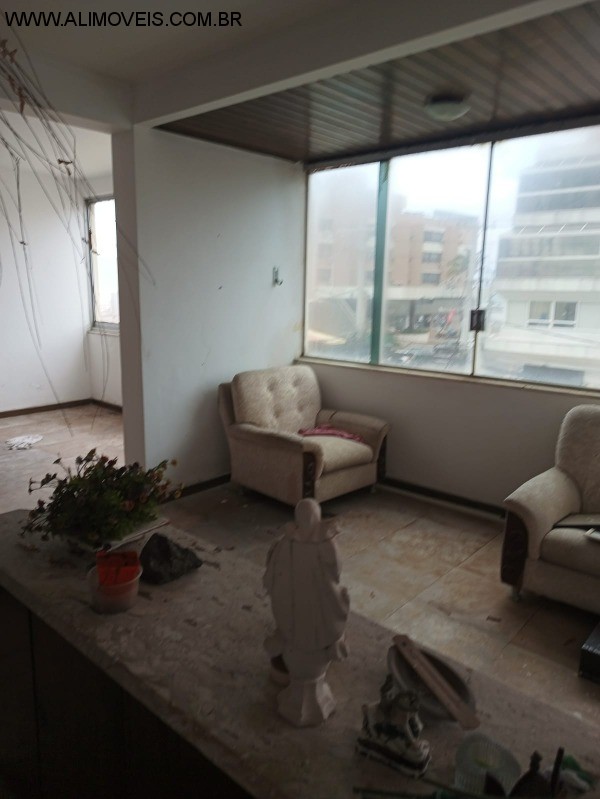 Apartamento à venda com 4 quartos, 200m² - Foto 1