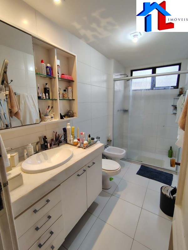 Apartamento à venda com 3 quartos, 197m² - Foto 11