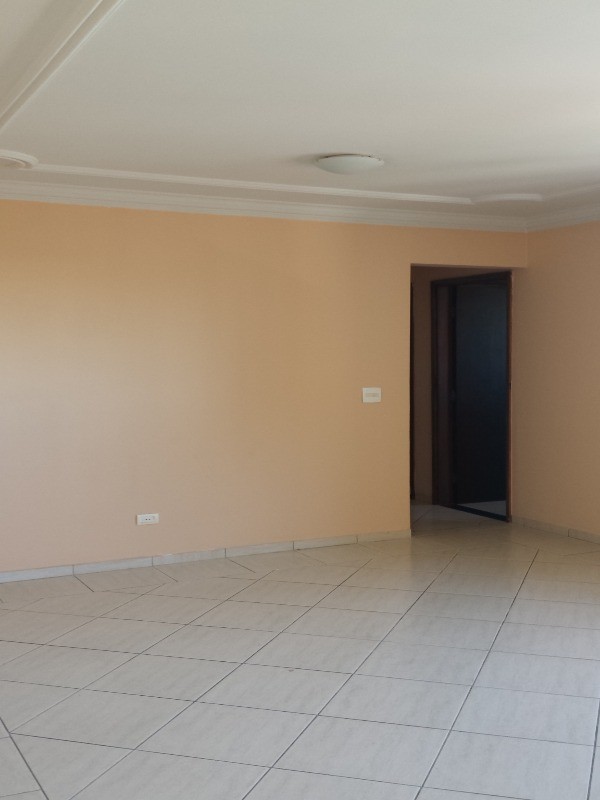 Apartamento para alugar com 3 quartos, 95m² - Foto 2