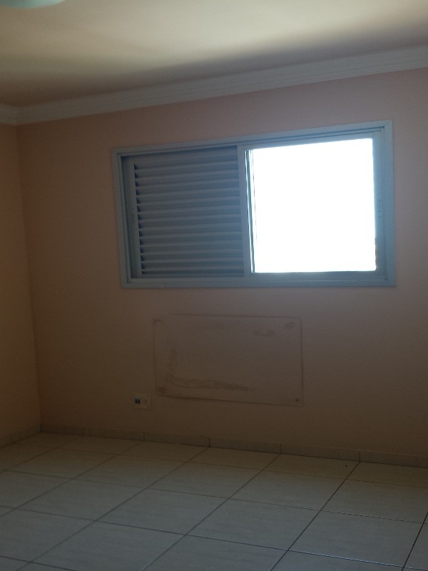 Apartamento para alugar com 3 quartos, 95m² - Foto 6