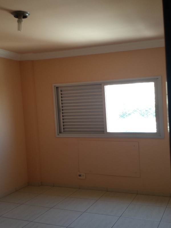 Apartamento para alugar com 3 quartos, 95m² - Foto 9