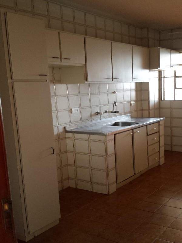 Apartamento para alugar com 3 quartos, 95m² - Foto 14