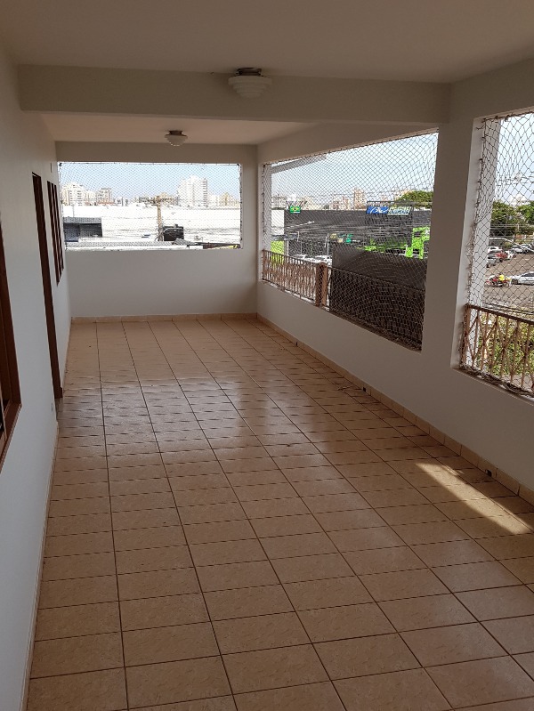 Casa à venda com 2 quartos, 471m² - Foto 2