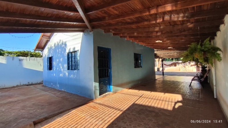 Casa à venda com 2 quartos, 140m² - Foto 3