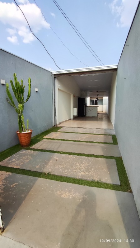 Casa para alugar com 3 quartos, 100m² - Foto 2