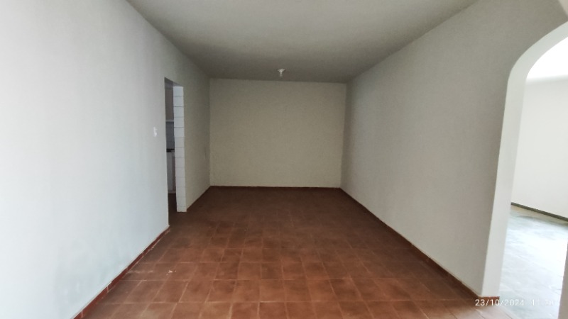 Casa à venda e aluguel com 2 quartos, 320m² - Foto 8