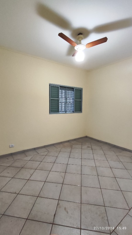 Casa para alugar com 2 quartos, 90m² - Foto 12