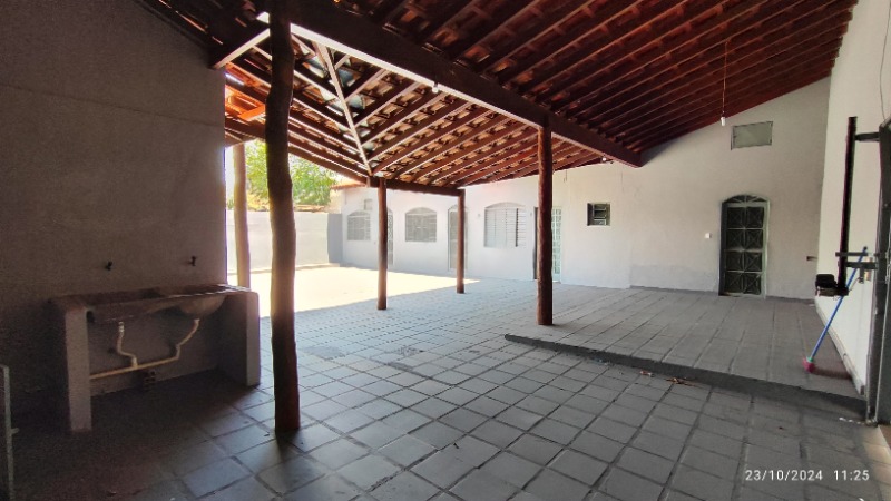 Casa à venda e aluguel com 2 quartos, 320m² - Foto 18