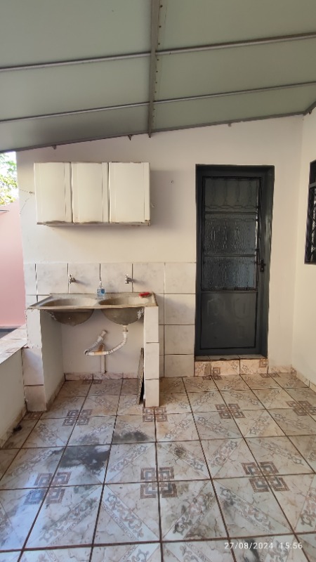 Casa para alugar com 2 quartos, 50m² - Foto 11