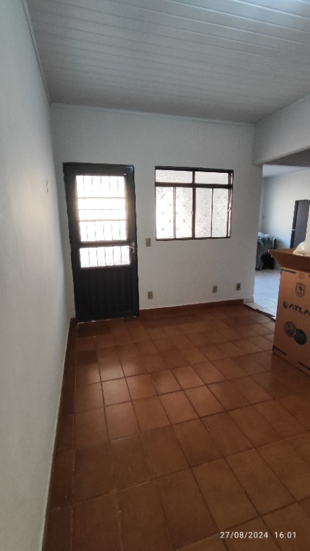 Casa para alugar com 2 quartos, 50m² - Foto 3