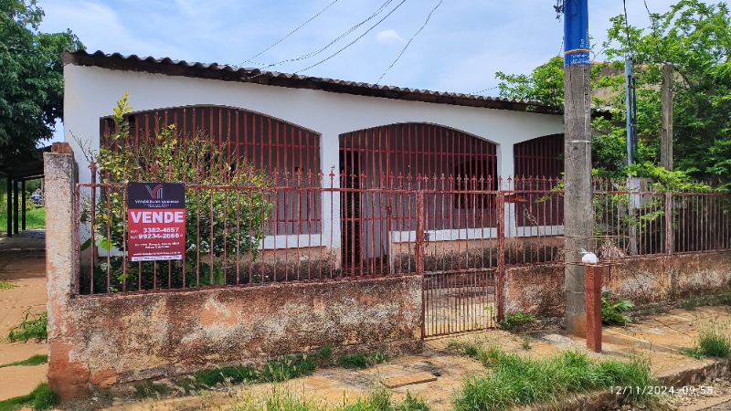 Casa à venda com 3 quartos, 200m² - Foto 3