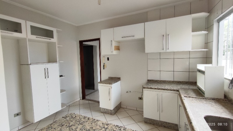 Casa para alugar com 3 quartos, 190m² - Foto 14