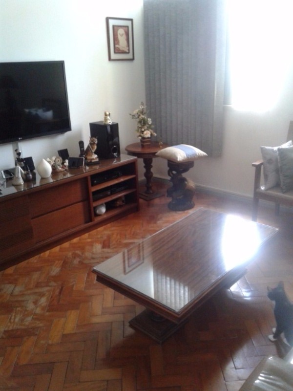 Apartamento à venda com 2 quartos, 70m² - Foto 1