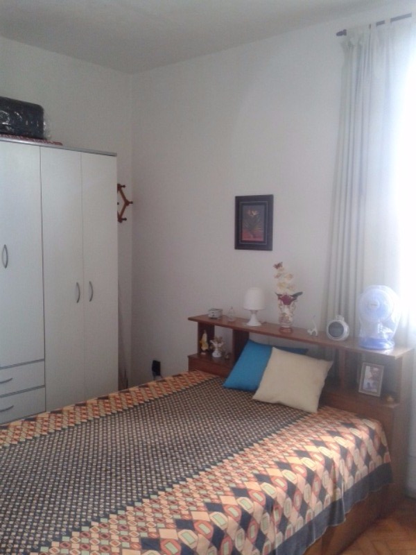 Apartamento à venda com 2 quartos, 70m² - Foto 3