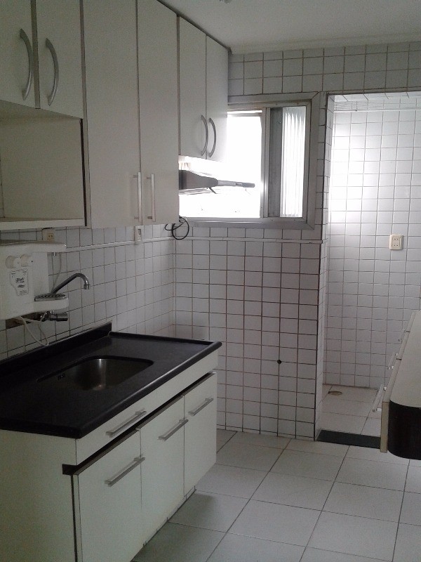 Apartamento à venda com 3 quartos, 75m² - Foto 6