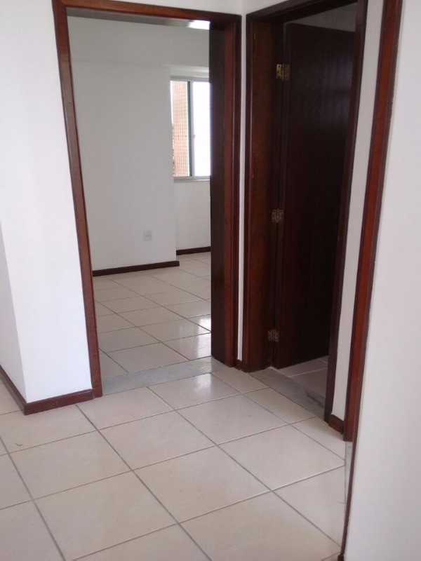 Apartamento à venda com 2 quartos, 60m² - Foto 2