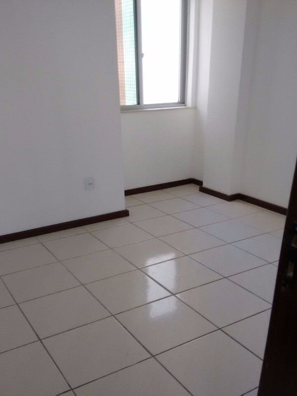 Apartamento à venda com 2 quartos, 60m² - Foto 3